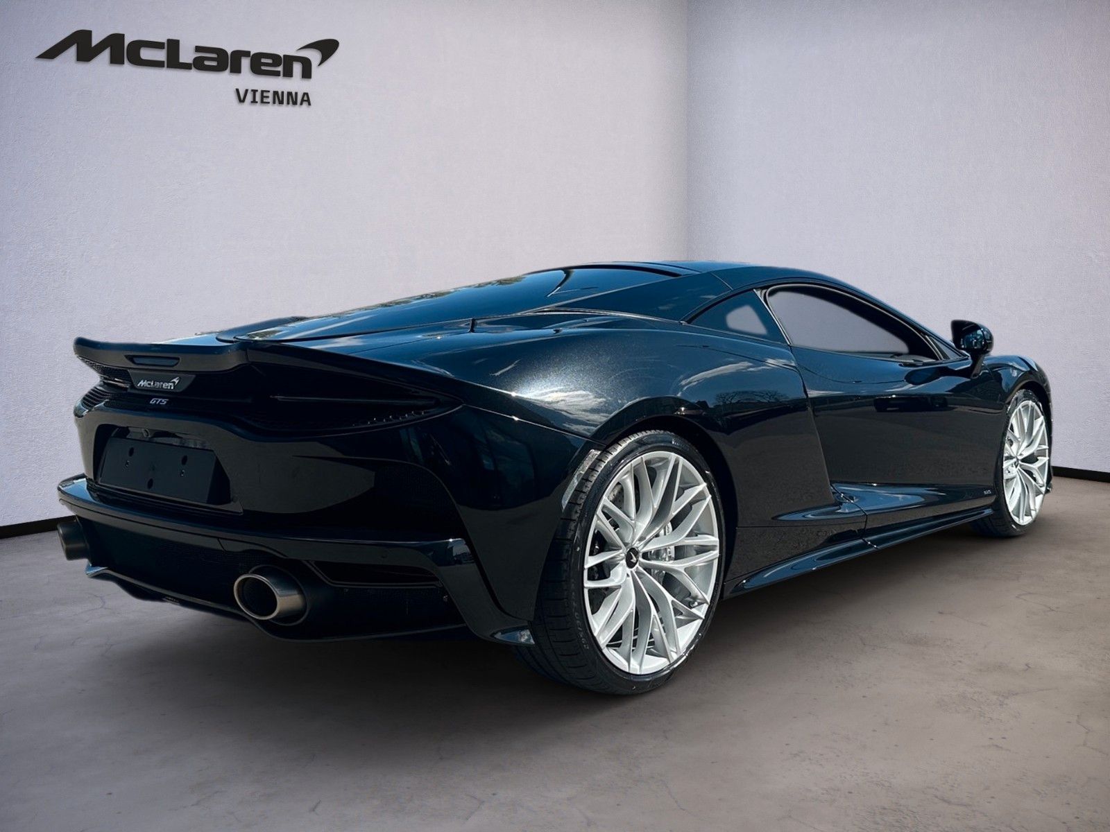 McLaren GTS / MSO Black / B&W / PANO / LIFT imagem 3