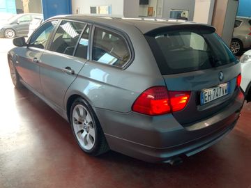 BMW 320 - 4
