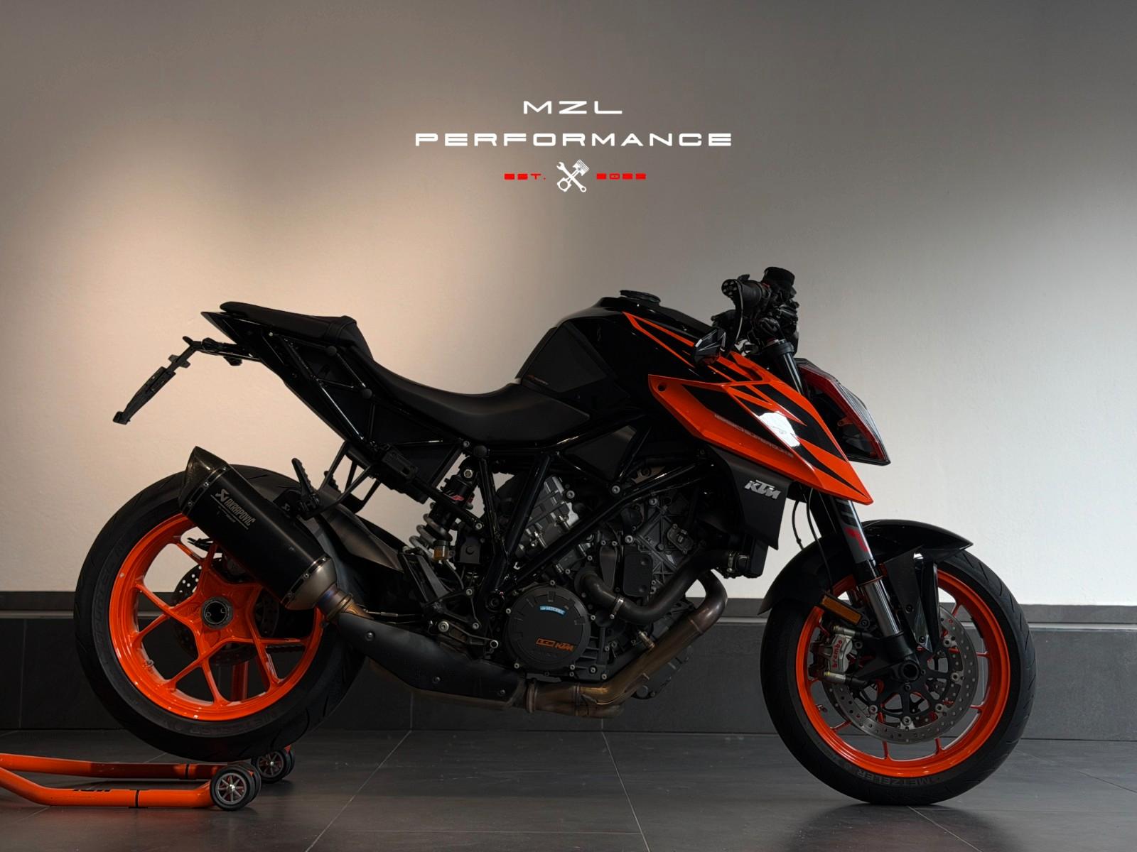 KTM 1290 Super Duke R | Akrapovič |  Performance Pck
