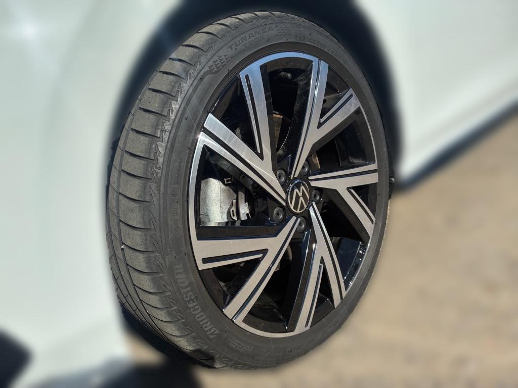 Volkswagen Golf VIII Variant R-Line AHK Kamera ACC LEDPlus