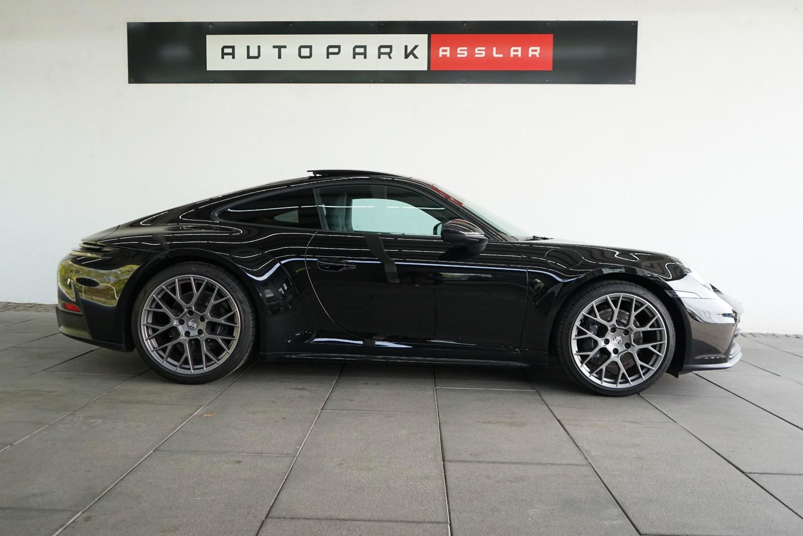 Porsche 992.2 911 Carrera Coupe/Glasdach/SpAbags/Chrono