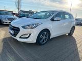 Hyundai i30 cw blue Trend|R-KAM|NAVI - Hyundai i30 Trend mit Diesel-Antrieb