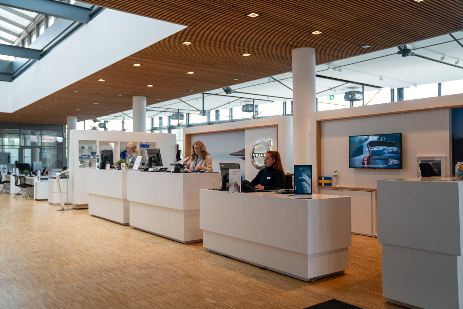 showroom-image-top