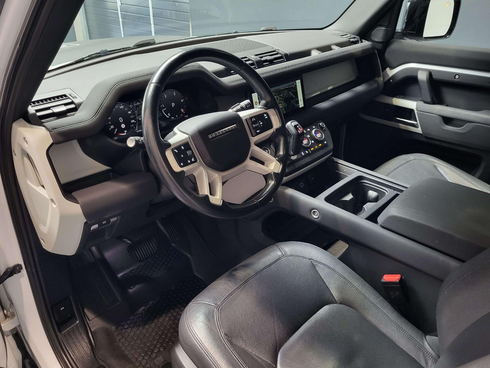 Land Rover Defender 3.0d 90 SE *Navi| LED| Pano| Kamera* foto 6