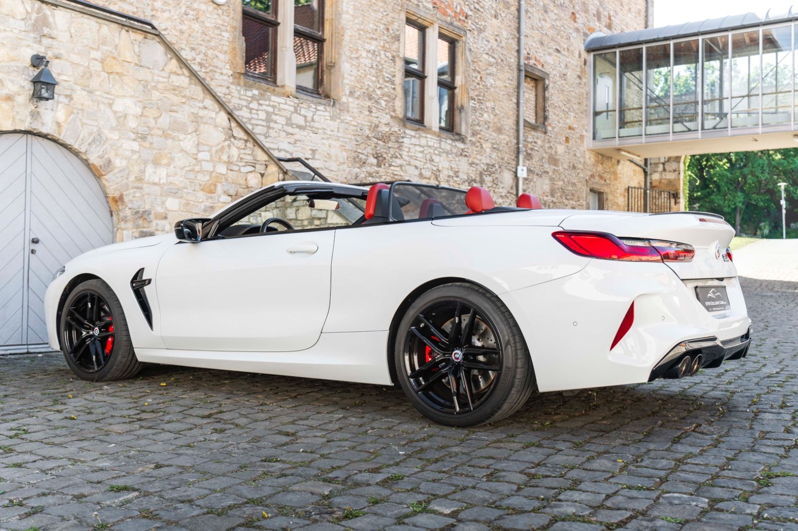 Fahrzeugabbildung BMW M8 Cabrio Competition LASER B&W ACC 3D SOFTCLOSE