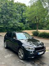 BMW X5 50i xDrive M-Paket 20 Zoll B&O Pano AHK - BMW X5: 20