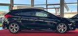 Ford Focus  2,0 EcoBoost ST/BI-Xenon/LEDER/PDC/ - Ford Focus mit Benzin-Antrieb: Limousine, 2.0