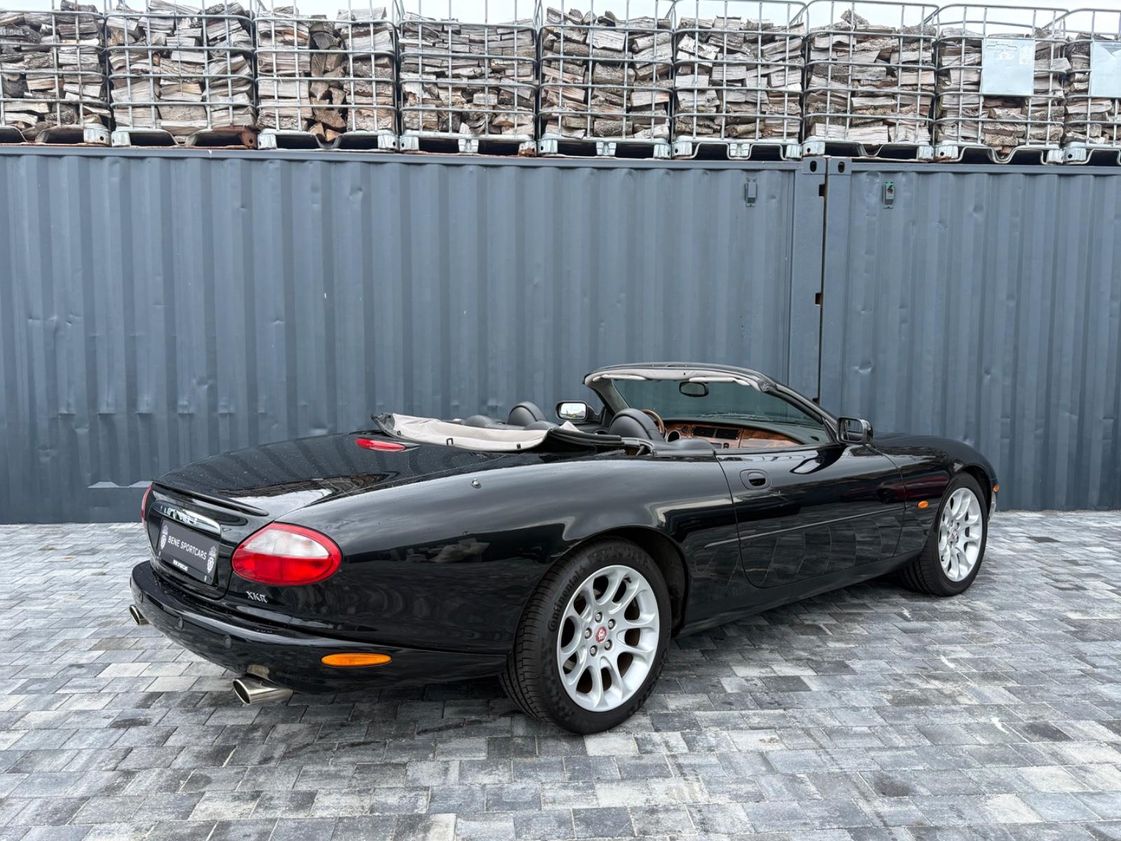 Jaguar XKR Cabriolet 4.0 V8 Kompressor 363 ch / Cuir / Xénon / Faible Kilométrage