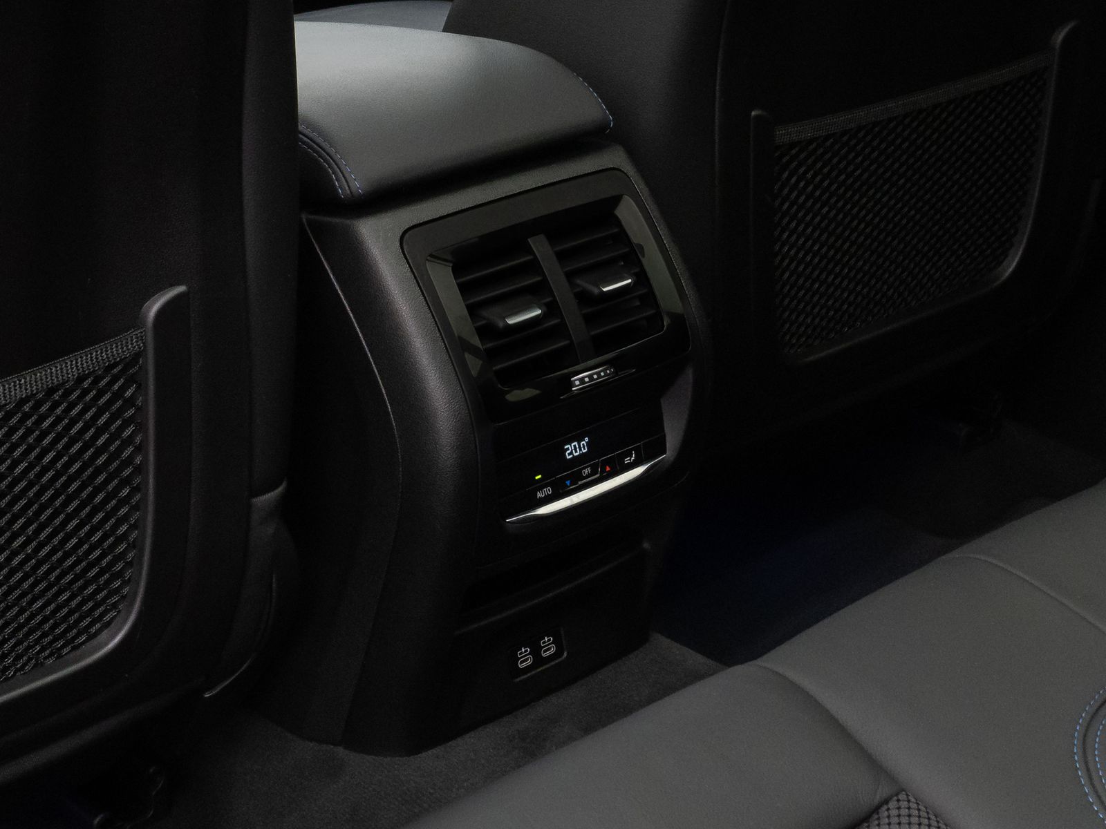 Fahrzeugabbildung BMW X3 M40d Panorama 360° HUD DAB H/K AHK Komfort