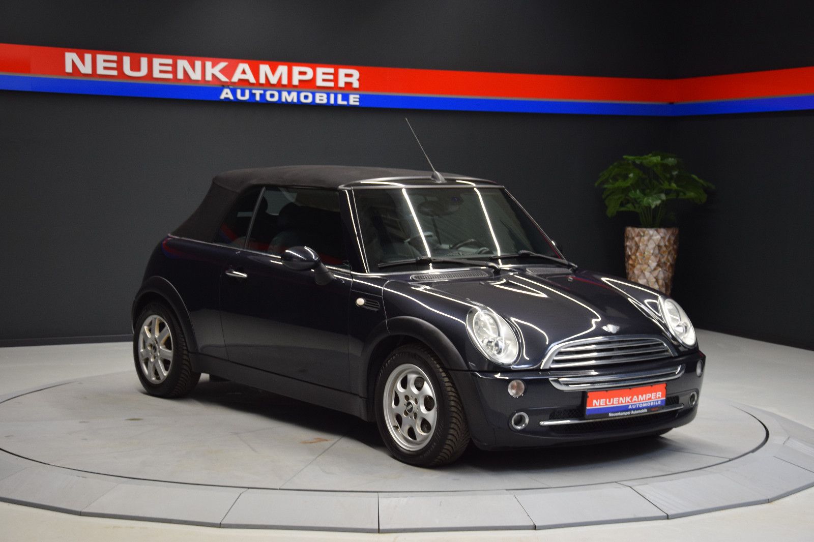 Fahrzeugabbildung MINI One Cabrio Pepper Klima Sitzheizung PDC 2. Hand