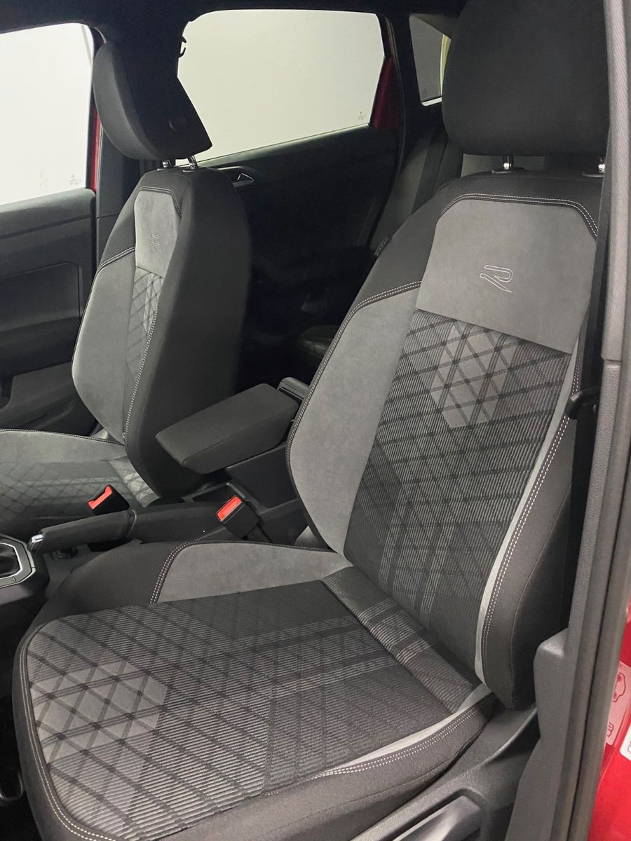 Fahrzeugabbildung Volkswagen Taigo 1.5 TSI DSG R-LINE+Black Style+ACC+Matrix+