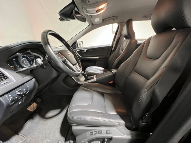 Volvo XC 60 Summum Automatik 2WD,ACC,Navi,Xenon,Alu