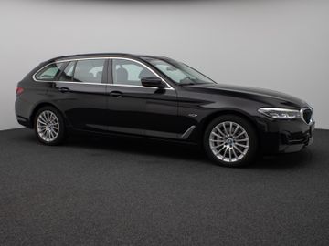 Fahrzeugabbildung BMW 530e xD Tour Pano ACC Kamera360° Sportsizt