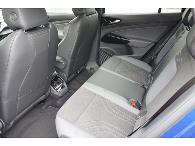 ID.5 Pro 128 kW / 77 kWh *Navi*AHK*PDC*SHZ*ACC*