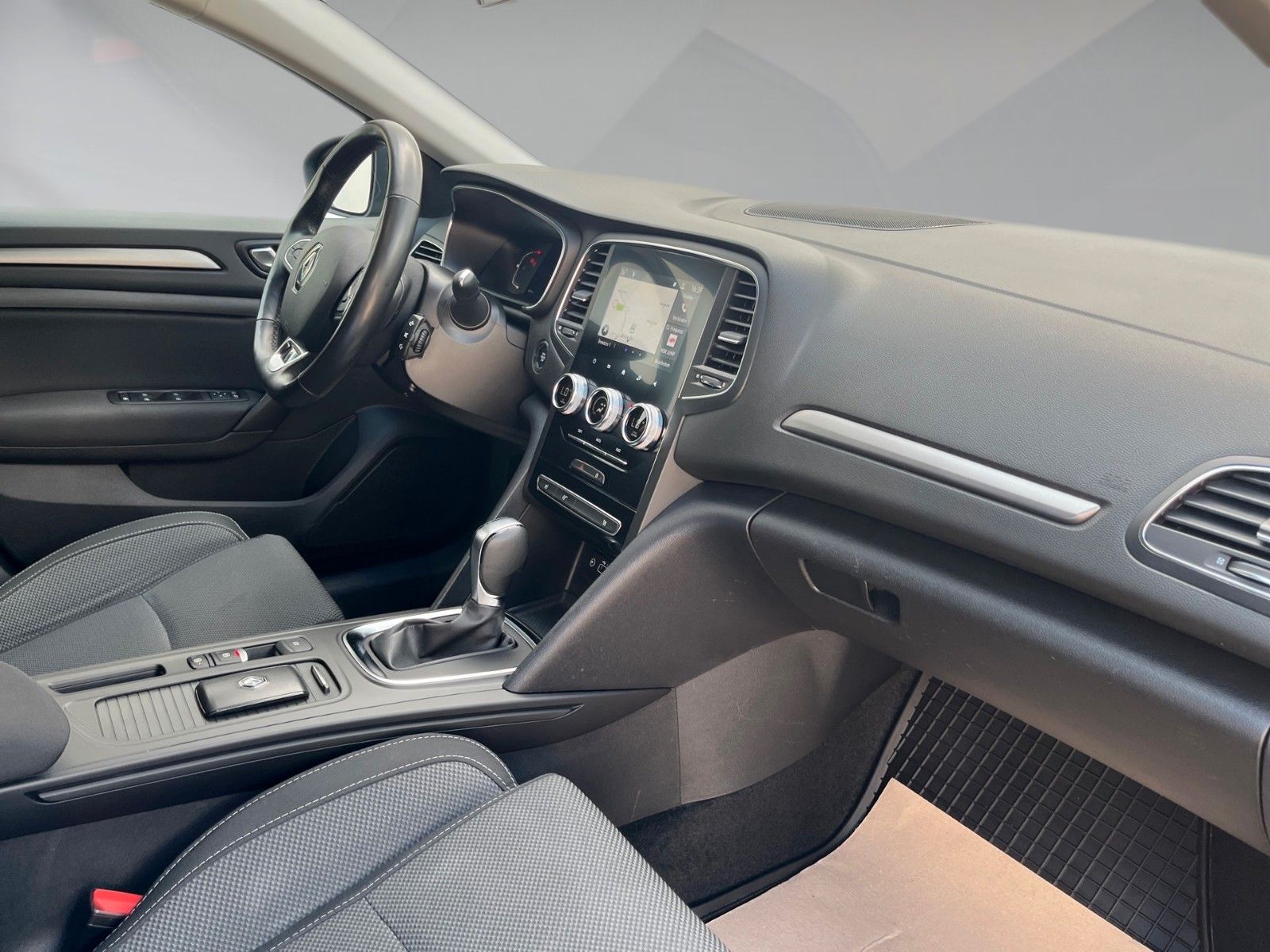Renault Megane IV Grandtour Equilibre – Bild 8