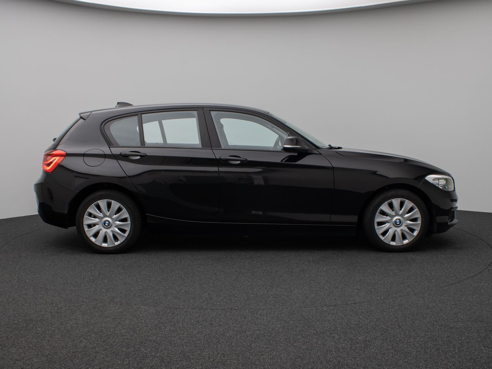 Fahrzeugabbildung BMW 118i PDChinten Sitzheizung Geschwindigkeitsreg.