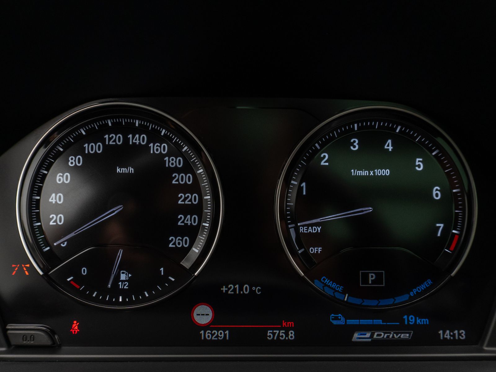Fahrzeugabbildung BMW X2 xD25e M Sport HUD DAB Kamera Alarm Panorama