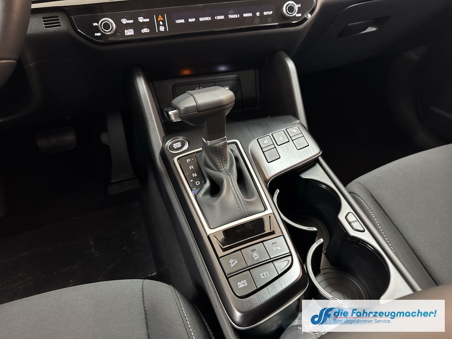 Fahrzeugabbildung Kia Sportage 1.6 T-GDI AWD 7DCT 2-Zonen-Klimaautomat