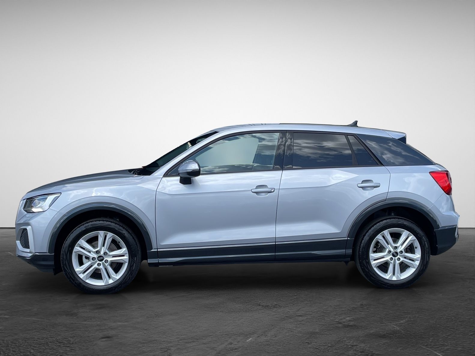 Audi Q2 30 TFSI advanced  AHK Navi LED Kamera PDC LM  imagem 3