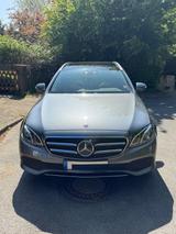 Mercedes-Benz WIDESCREEN/360/PANO/AHK/DISTRONIC - Mercedes-Benz E 220 in Krefeld