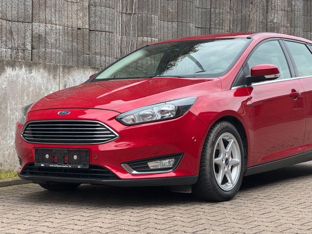 Ford Focus Turnier Titanium 1.5 Klima Navi PDC AHK