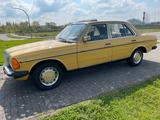 Mercedes-Benz W123 200 H Kennzeichen - Mercedes-Benz 190 in Wuppertal