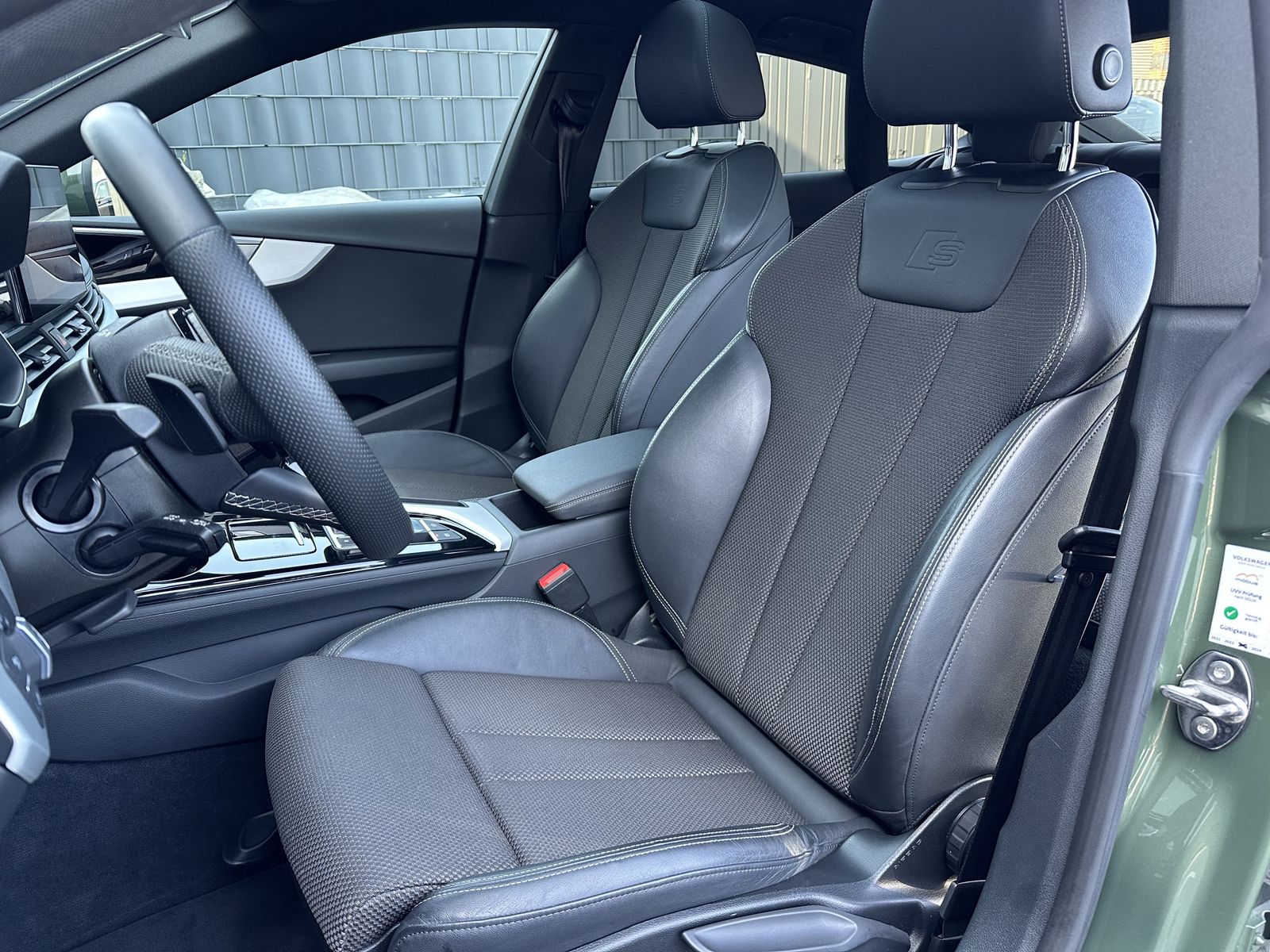 Fahrzeugabbildung Audi A5 SpB 40 TFSI Qu S-Line Black NAV+LED+PANO+20ZO