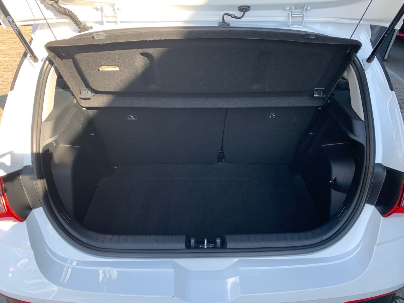 Fahrzeugabbildung Hyundai i20 1.2 Select Funktions Paket Navi