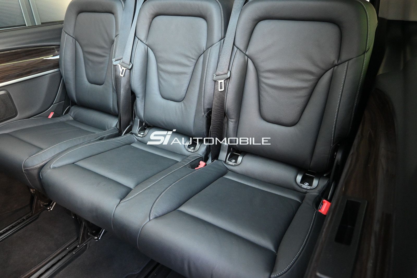 Fahrzeugabbildung Mercedes-Benz V 300 d 4Mat. Lang AVANTG. EDITION °PANO°STANDHZ