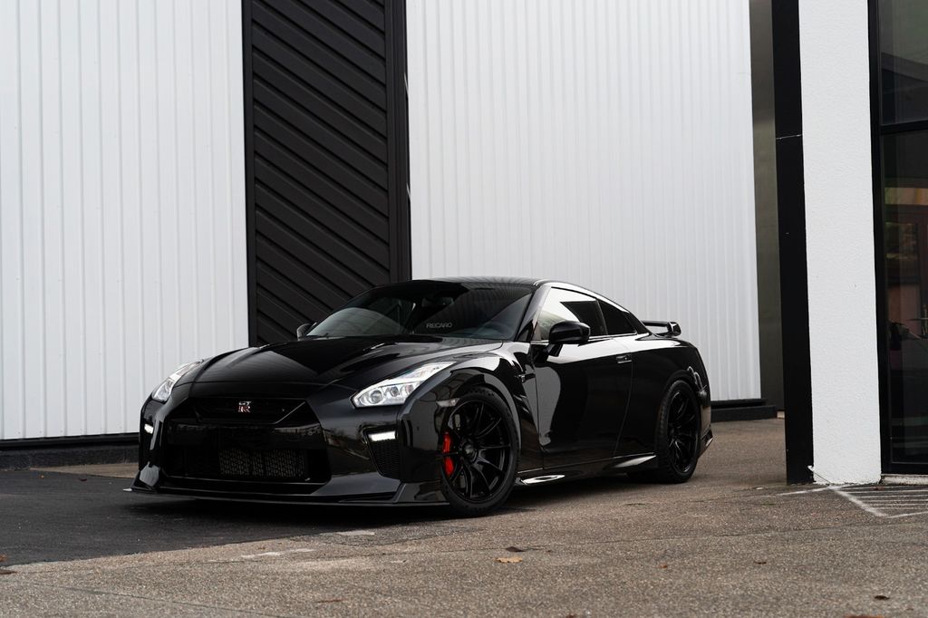 Image of Nissan GT-R