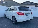 Mercedes-Benz B 250 7G-DCT Kamera Pano Navi SHZ PDC Tempomat - Mercedes-Benz B 250 aus 2013
