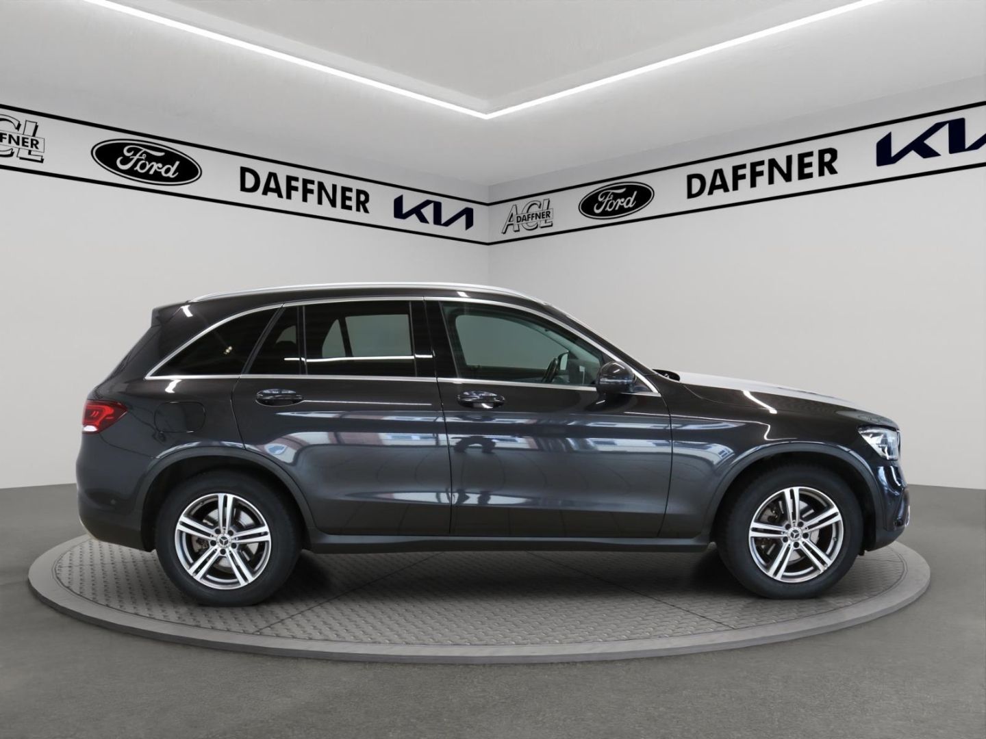Fahrzeugabbildung Mercedes-Benz GLC 200 4Matic e. Heckklappe AHK Navi LED