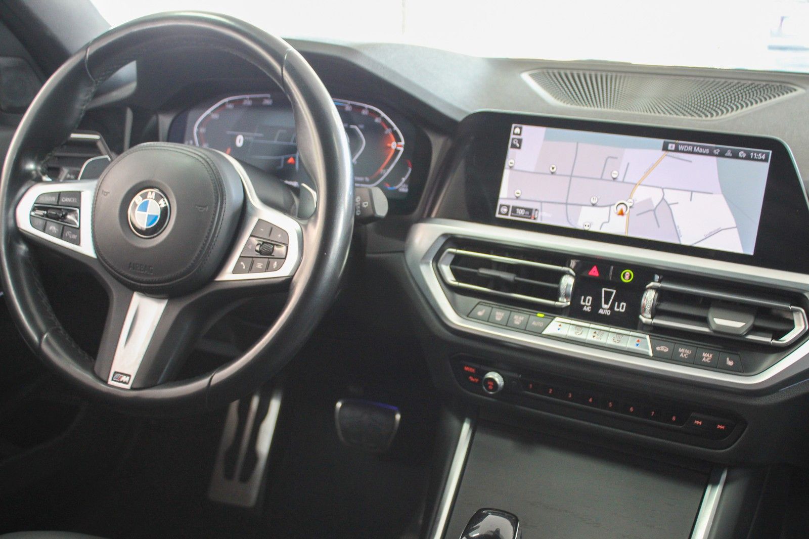 BMW 320d Touring xDrive M Sport Automatik AHK 1.Hand foto 12