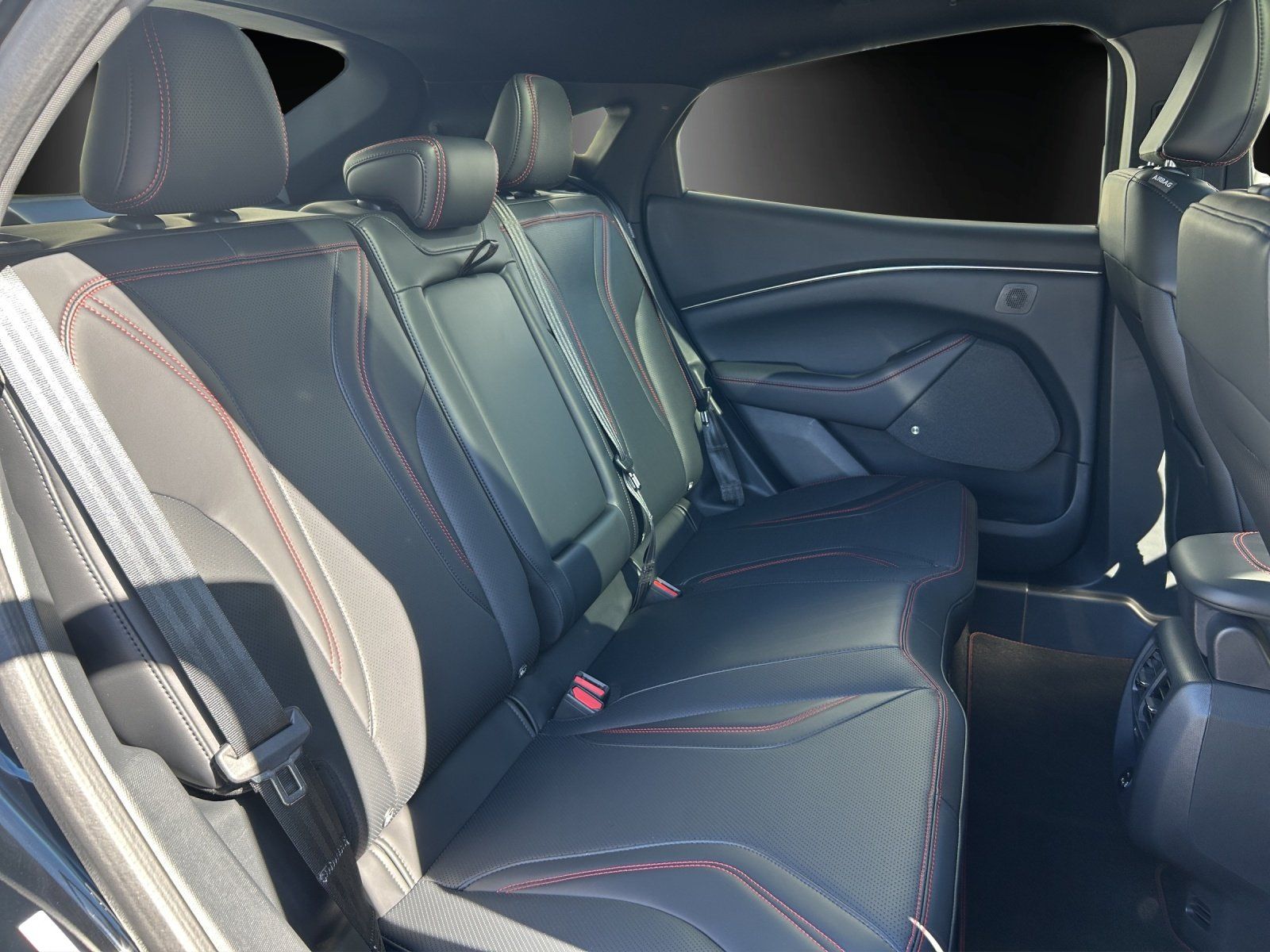 Fahrzeugabbildung Ford Mustang MACH-E AWD Ext.Range Aut./LED/ACC/360°/