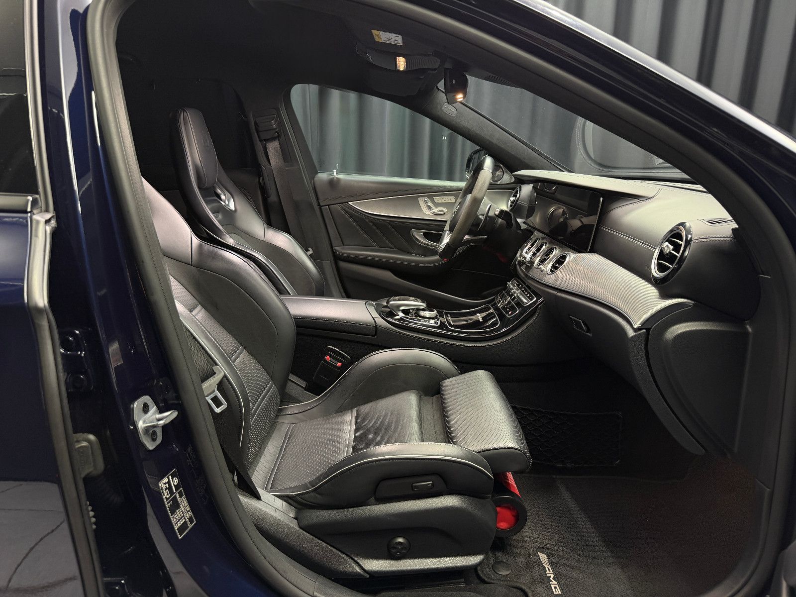 Fahrzeugabbildung Mercedes-Benz E 63 S AMG 4Matic+ |3D-BURMESTER|VOLL