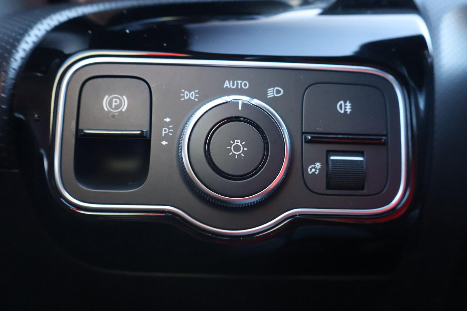 Mercedes-Benz A200 Edition 1 LED Navi Totwinkel Tempomat 360°