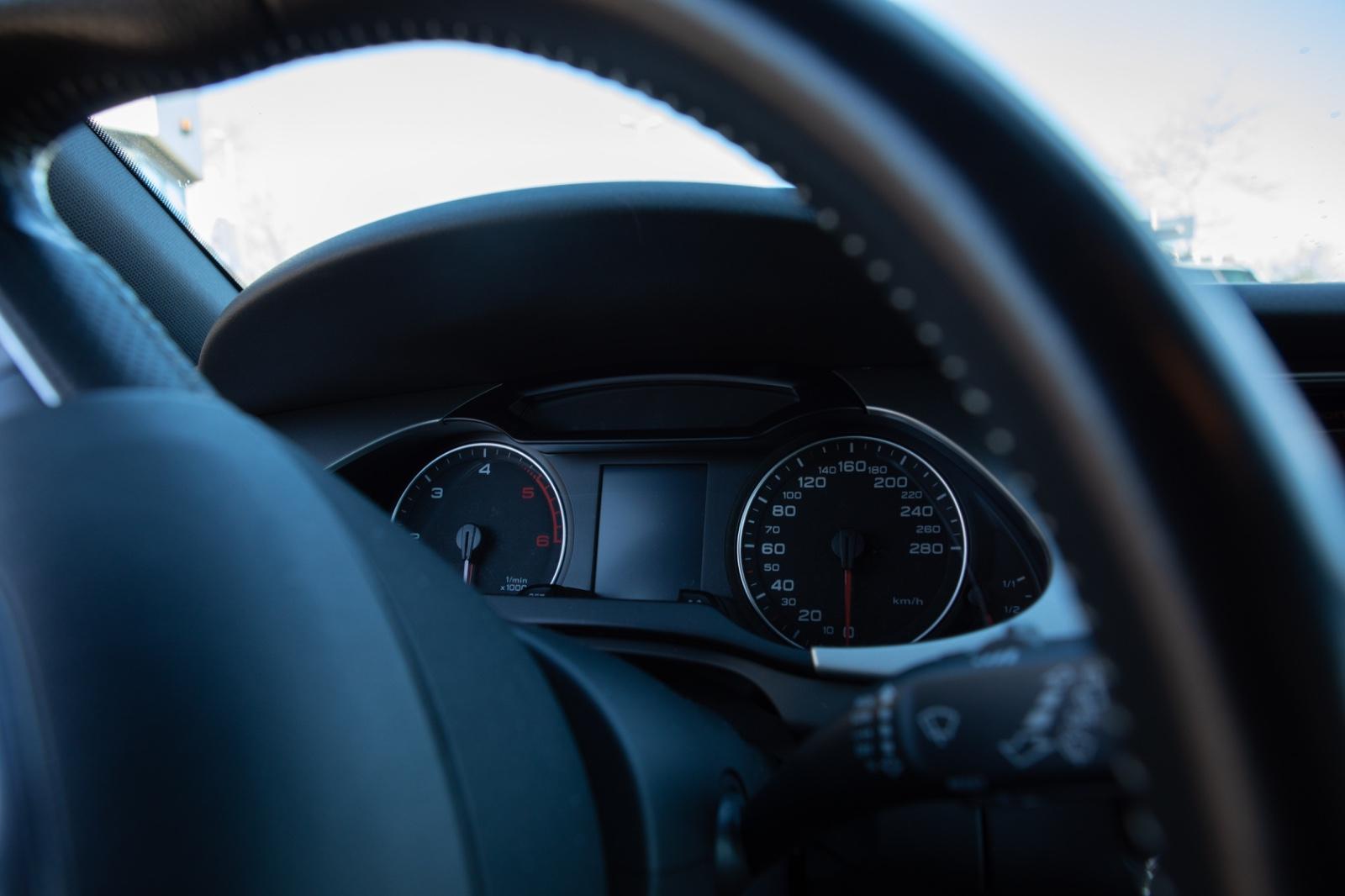 Audi A4 2011 — photo 7