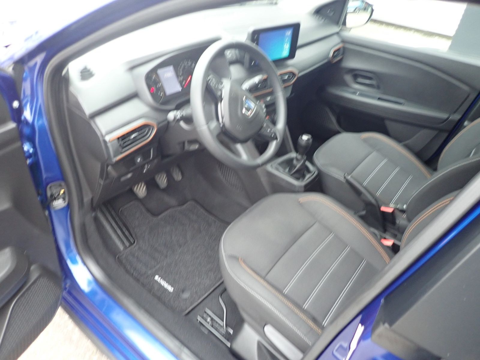 Fahrzeugabbildung Dacia Sandero III Stepway Essential TCe 90