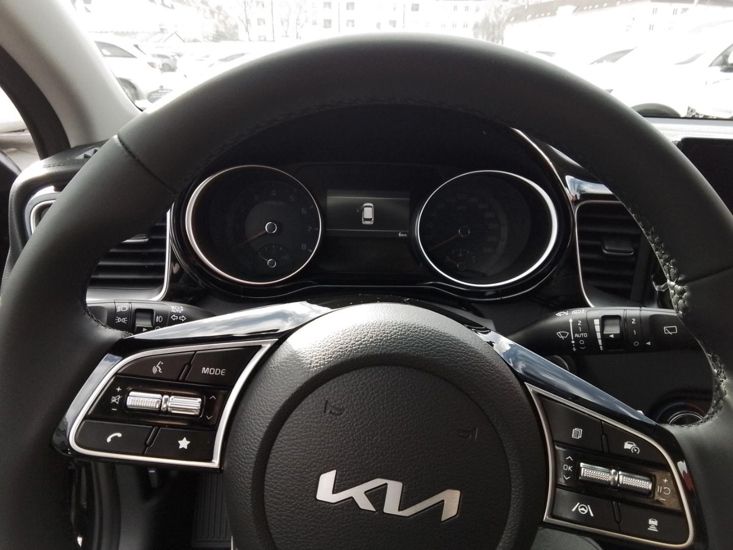 Kia Ceed_sw Ultimate Edition AT Navi Digitales Cockp