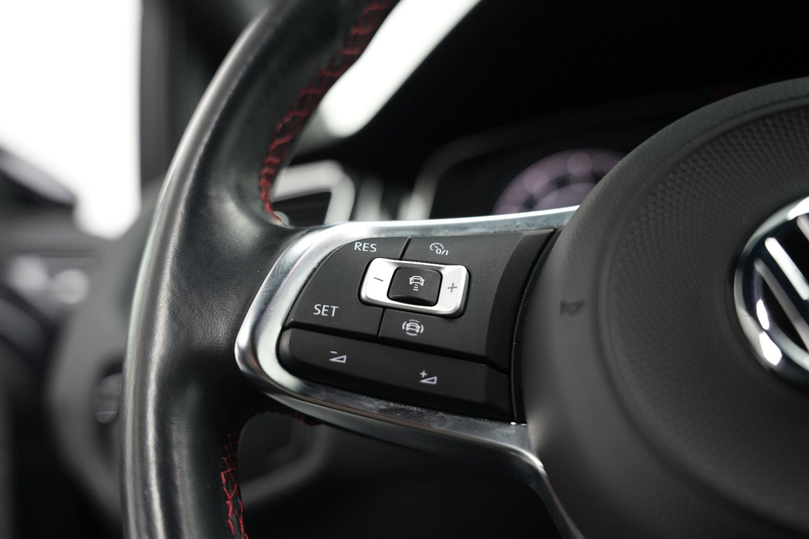 Fahrzeugabbildung Volkswagen Golf VII GTI Performance *Virtual*Automatik*SHZ*