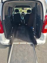 Citroën Berlingo HDi 110 FAP mit Rollstuhlrampe - Citroën aus 2012