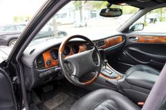 Fahrzeugabbildung Jaguar XJ Executive 3.2 V8 Automatik Leder LM PDC