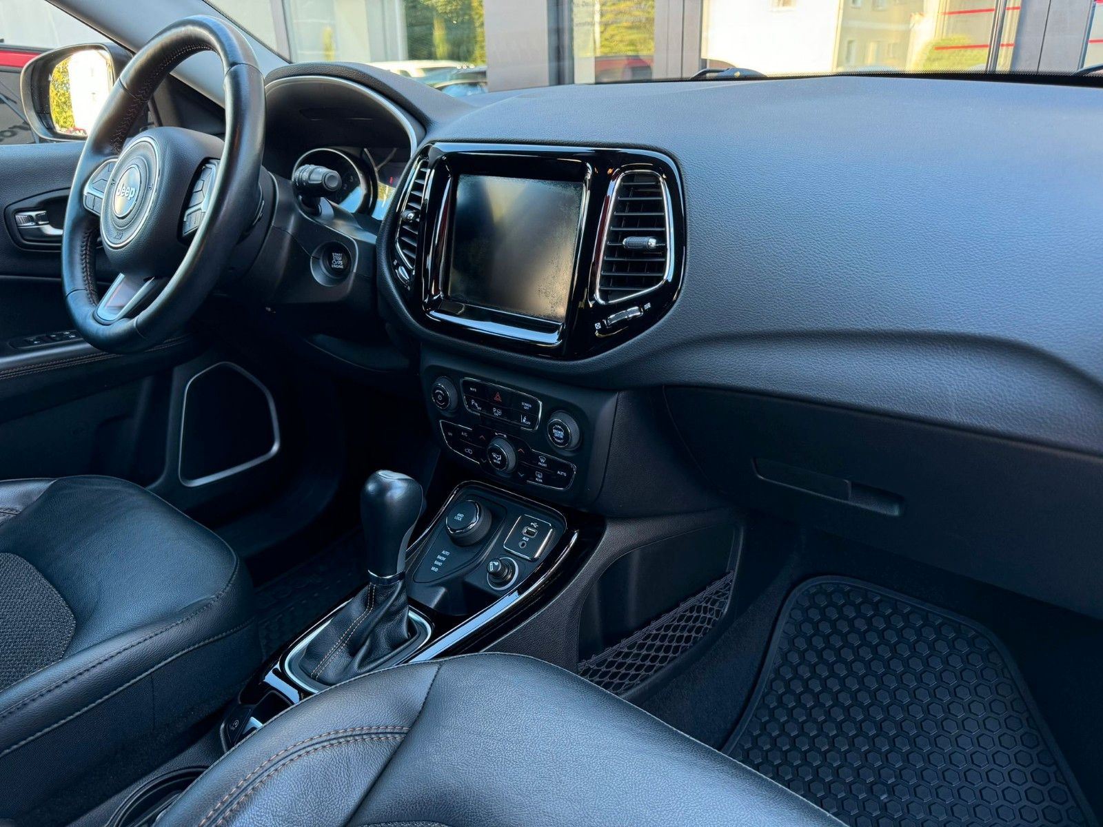 Fahrzeugabbildung Jeep Compass Limited 4WD