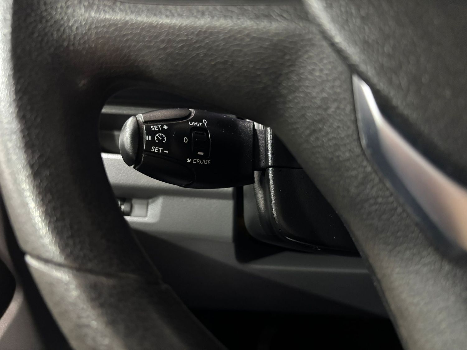 Fahrzeugabbildung Opel Vivaro 2.0 D Edition L3 #2xSortimo#Kamera#Carpla