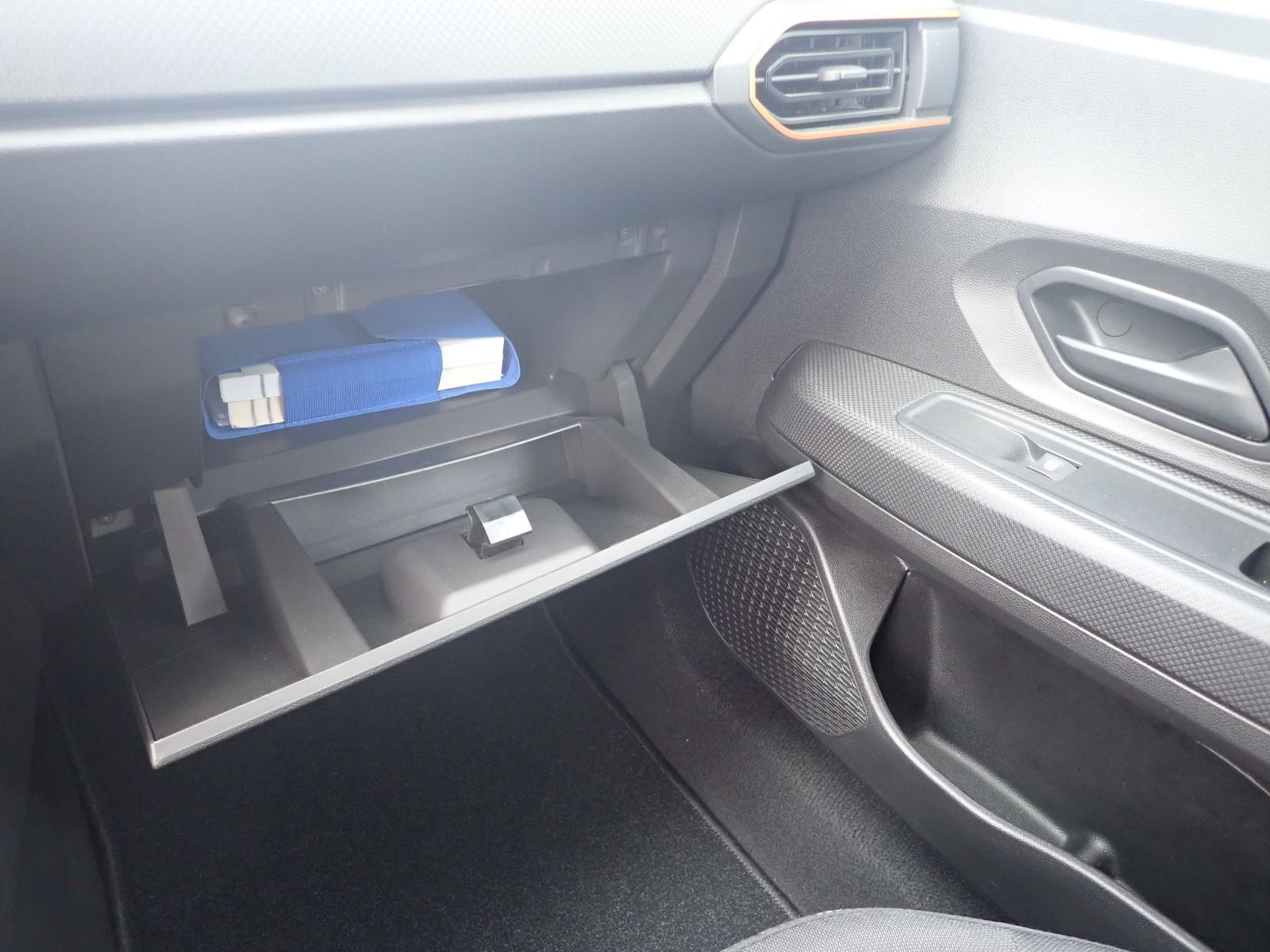 Fahrzeugabbildung Dacia Sandero III Stepway Essential TCe 90