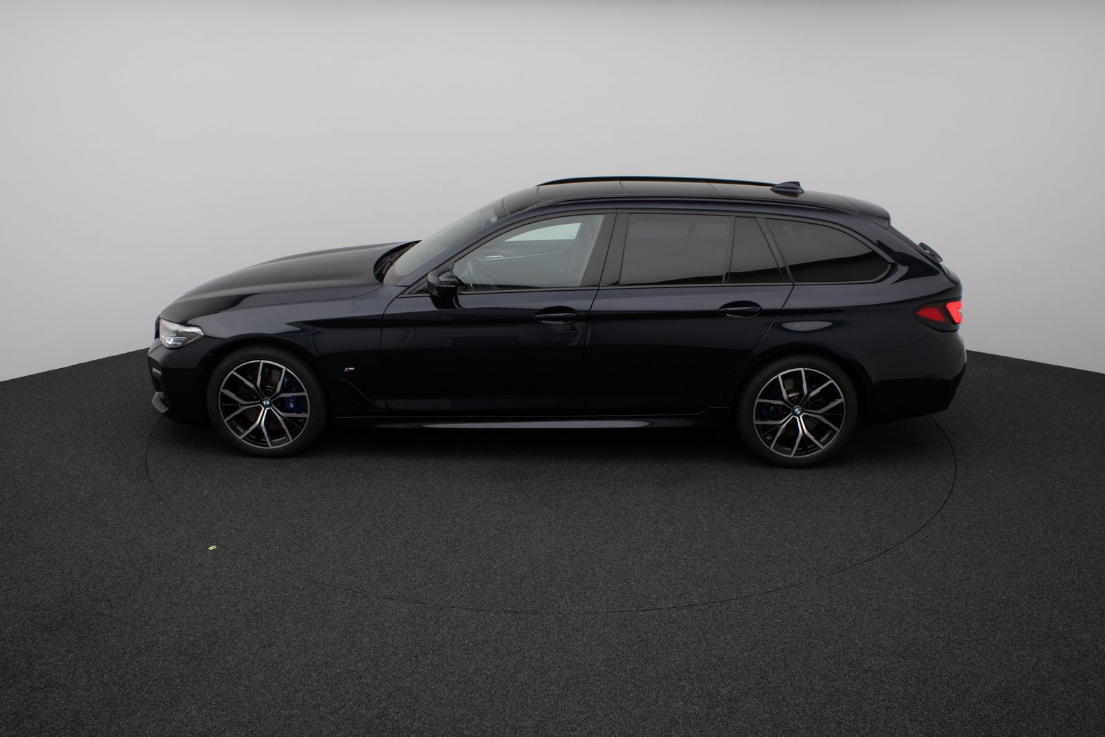 Fahrzeugabbildung BMW 540d xD M Sport Panorama DAB B&W Fernlichtassist