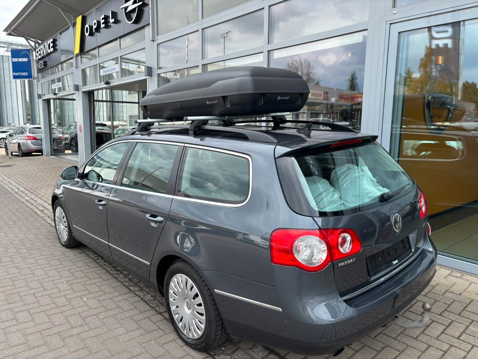 Fahrzeugabbildung Volkswagen Passat Var. 1.4TSI Comf. DSG AHK/TÜV 02-2028/NAV