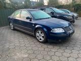 Volkswagen Vw Passat 1.9 TDI - Volkswagen Passat aus 2004 mit Diesel-Antrieb