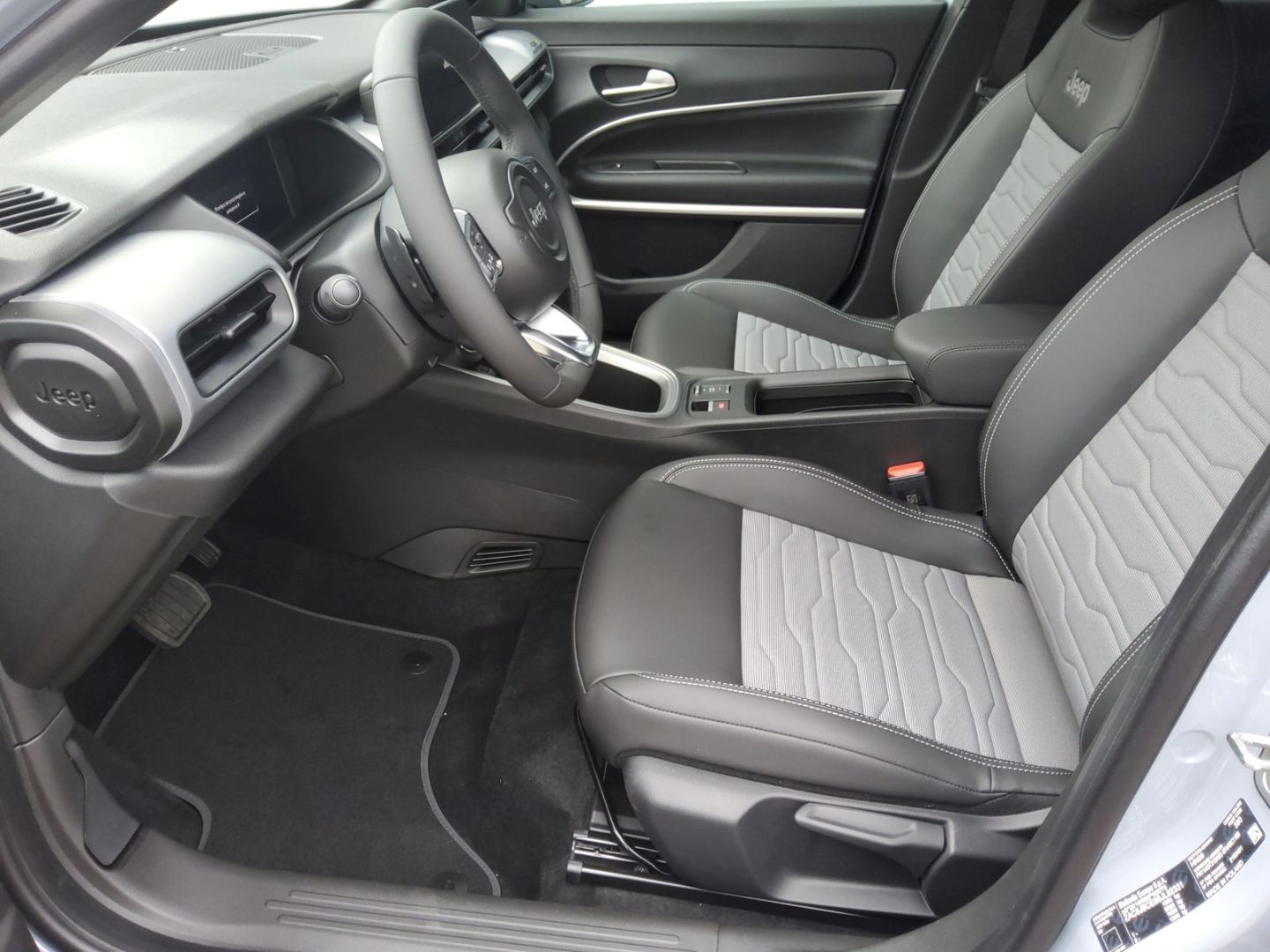 Fahrzeugabbildung Jeep Avenger 4xe Overland Allwetter, Keyless, SHZ, NA