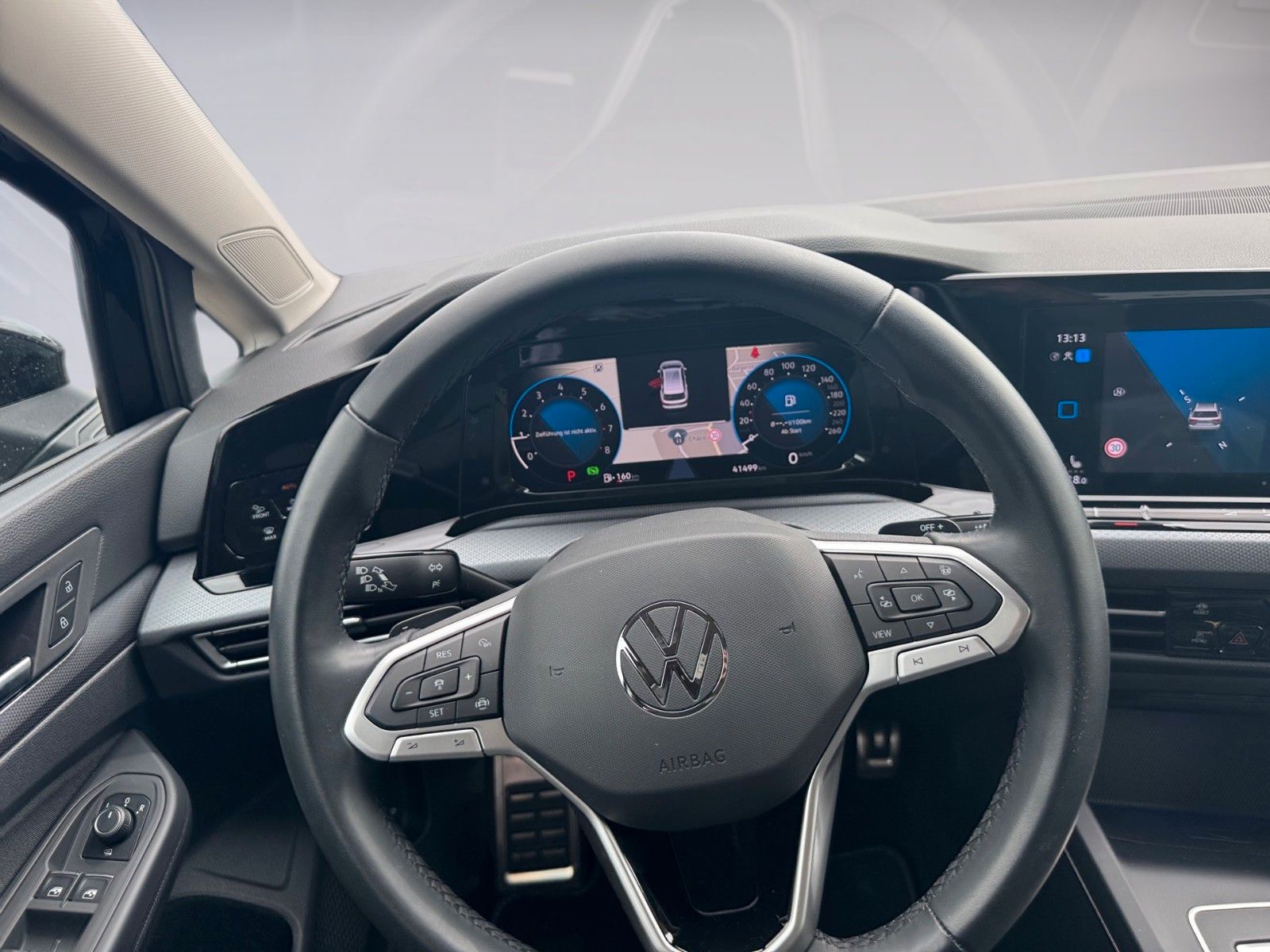 Fahrzeugabbildung Volkswagen Golf VIII Variant Life ACTIVE 1.0 eTSI
